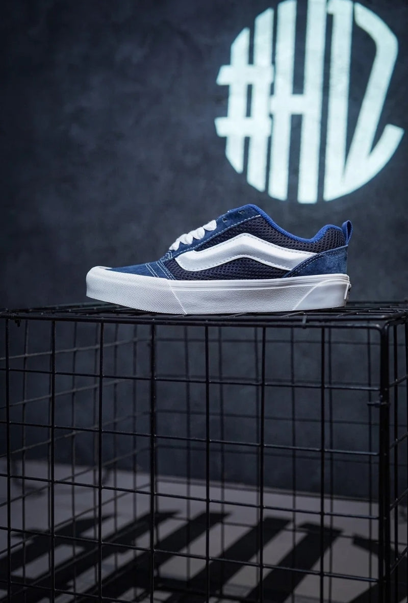 Tênis Vans Classics Knu Skool