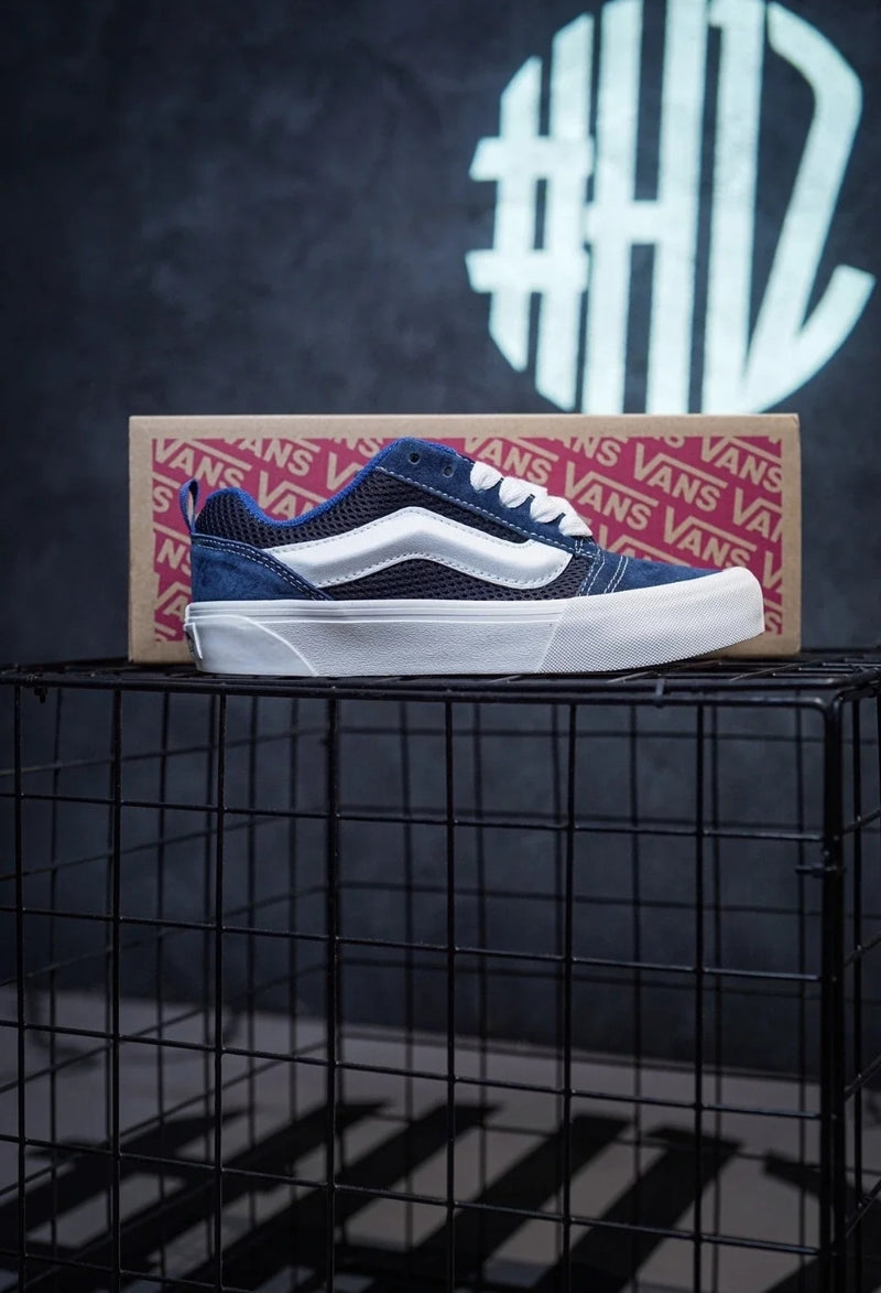 Tênis Vans Classics Knu Skool